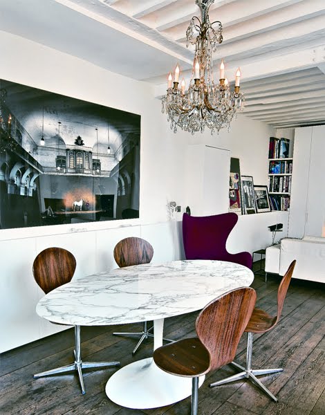 comedor_mesa_ovalada_sillas_madera_ara_a_antigua