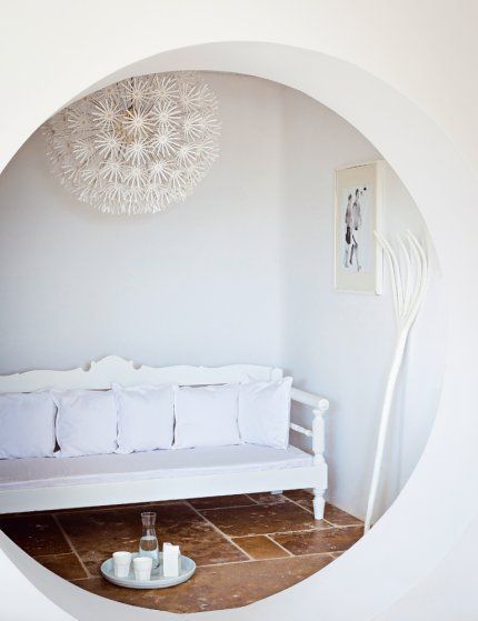 banco de madera blanco artesanal lámpara ikea
