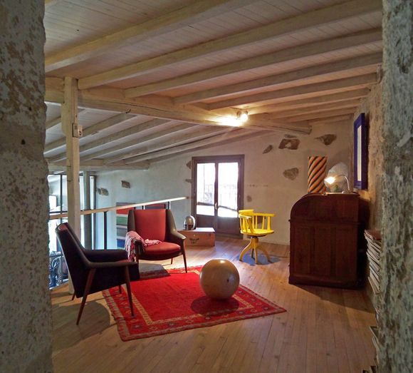 altillo salón oito interiores casa antigua orense