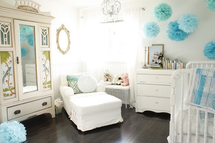 habitación bebe en blanco nursery