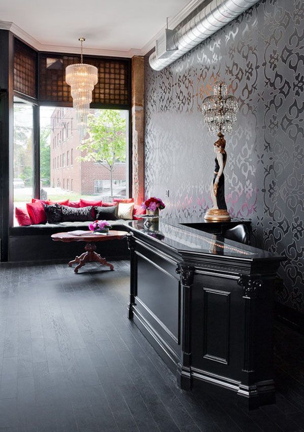 peluquería decorada en negro y rojo