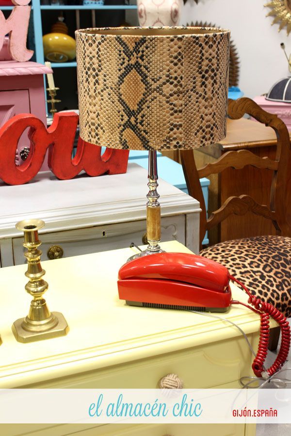 almacén chic gijón 8 telefono gondola rojo cómoda amarilla