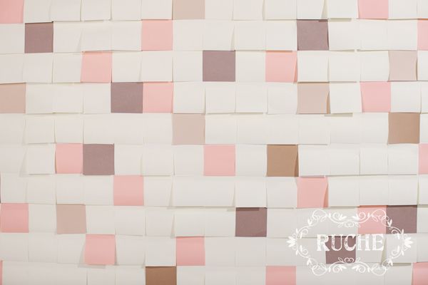 cómo hacer una pared de post it de colores
