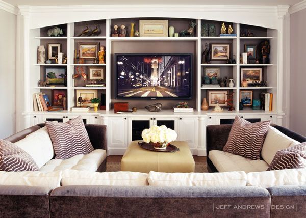 sala de televisión sofa en U blanco