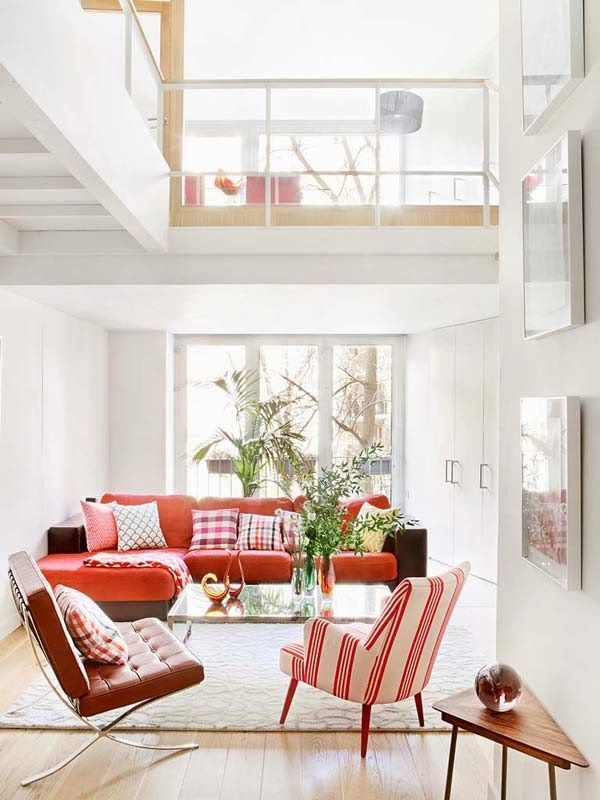 duplex salón doble altura rojo y blanco