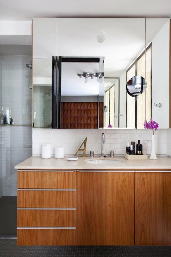 apartamento_8_escalera_caracol_pequen_o_masculino_en_negro