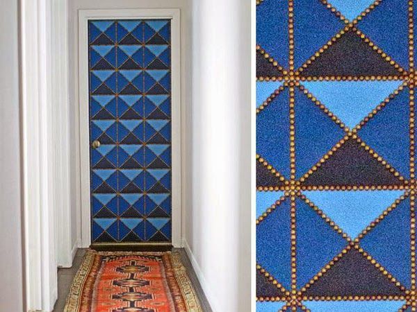 2 puerta forrada tapizada con tachuelas motivos geométricos azules