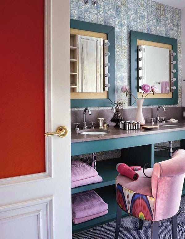 baño con iluminación camerinos