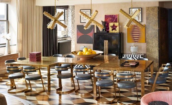 gran mesa de comedor modular sillas doradas y azules