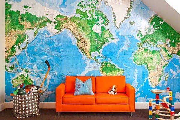 sofá naranja dormitorio infantil juvenil mapa mundi mural pared