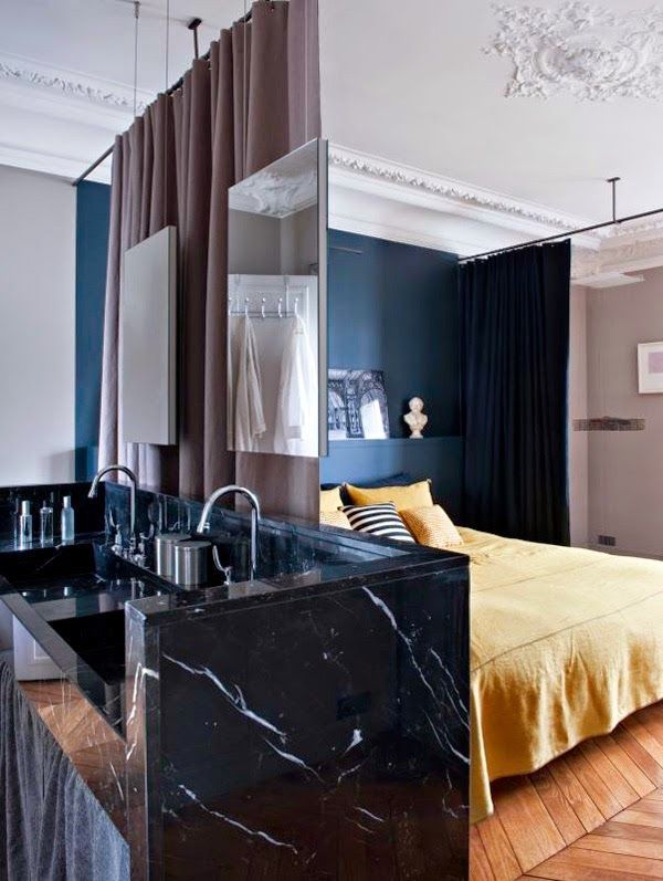 baño-con-mueble-lavabo-de-obra-marmol-negro