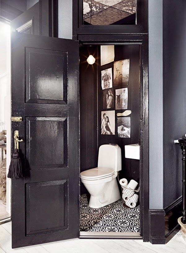 baño-pintado-de-negro