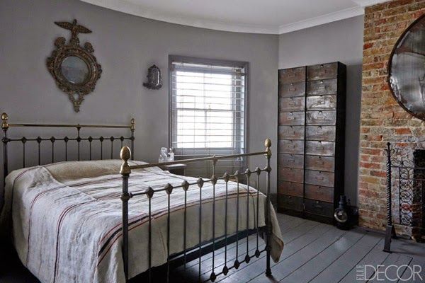 11 dormitorio-decorado-con-antigüedades-cama-hierro-y-latón-antigua