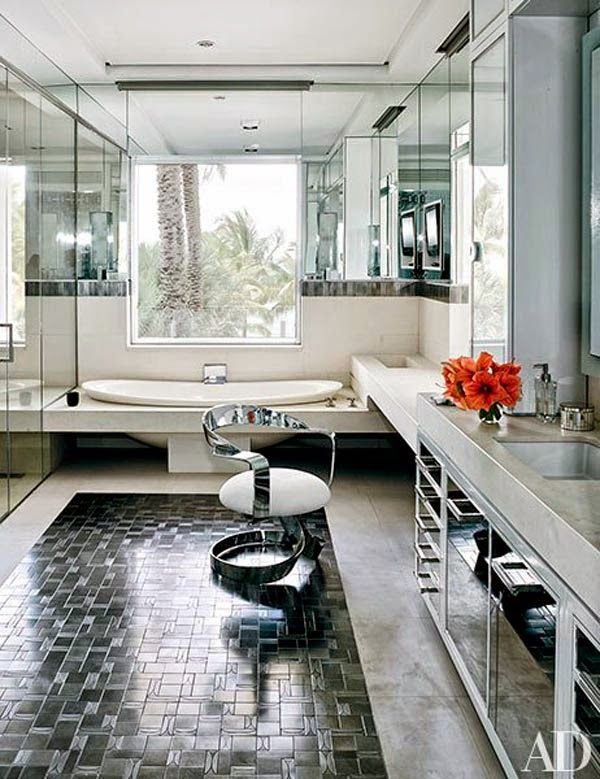 2-baño-blanco-y-negro-casa-de-tommy-hilfiger-en-florida