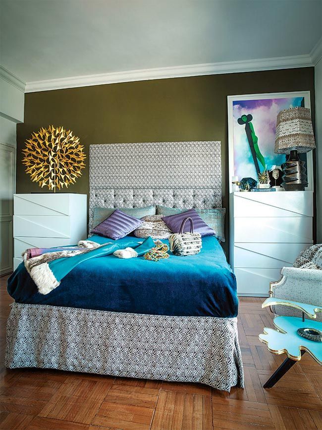 dormitorio-elegante-con-escultura