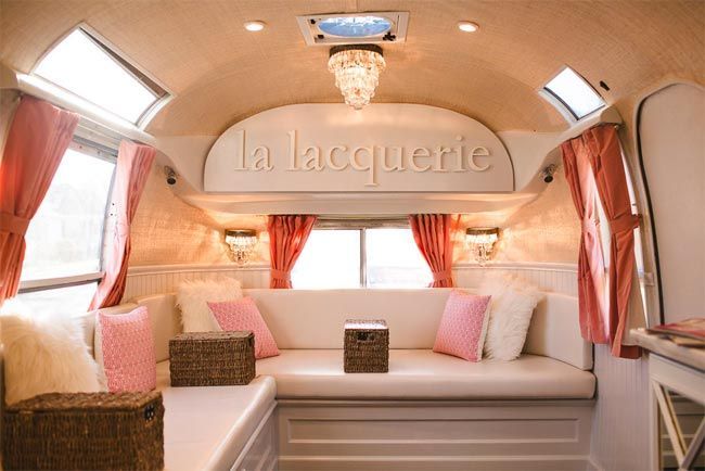 2-airstream-caravana-salón-manicura