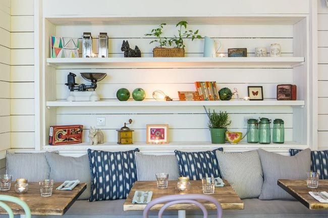2-hallys-london-cafetería-con-encanto-madera-natural-estilo-nordico