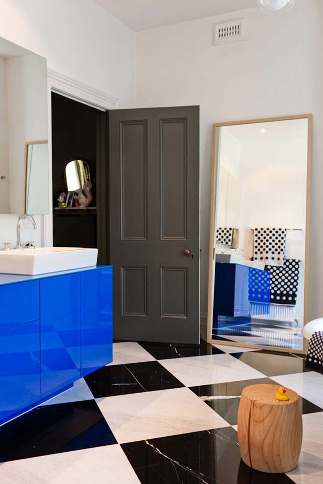 baño-suelo-damero-marmol-blanco-y-negro