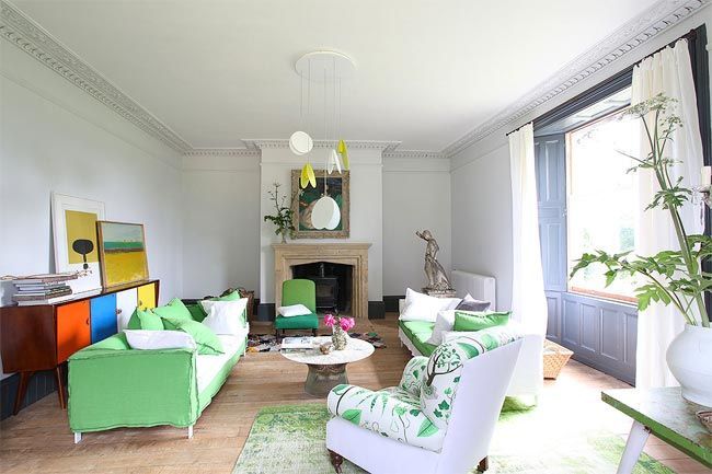 salón-decorado-en-verde-y-blanco