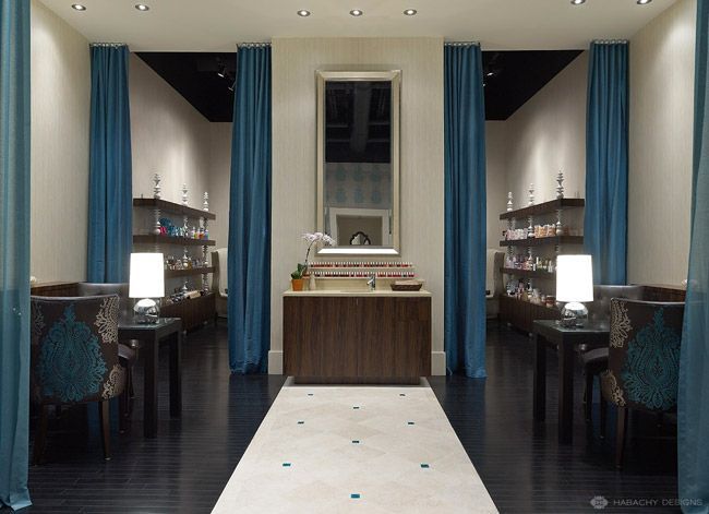 salón-manicura-elegante-marron-y-azul