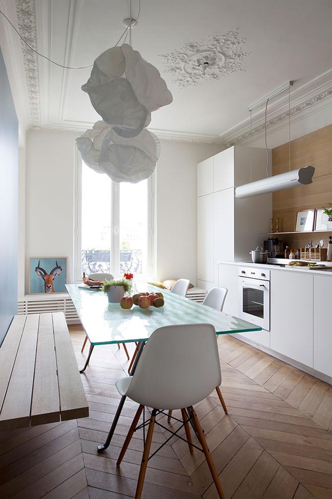 cocina-con-zona-de-office-moderna-desiron-lizen-apartamento-paris