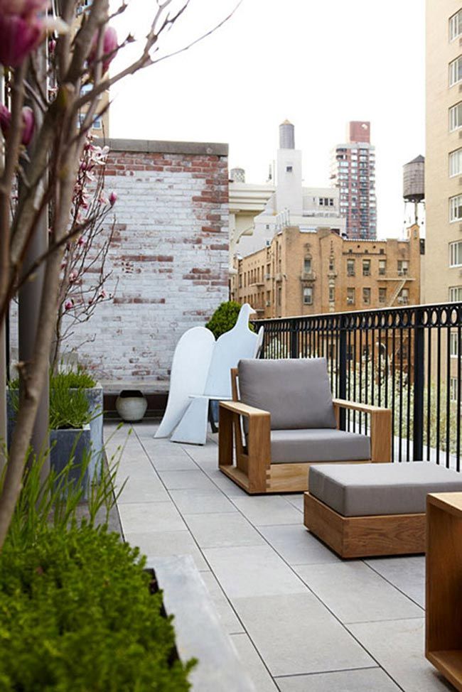 terraza-de-madera-para-balcón-en-ciudad