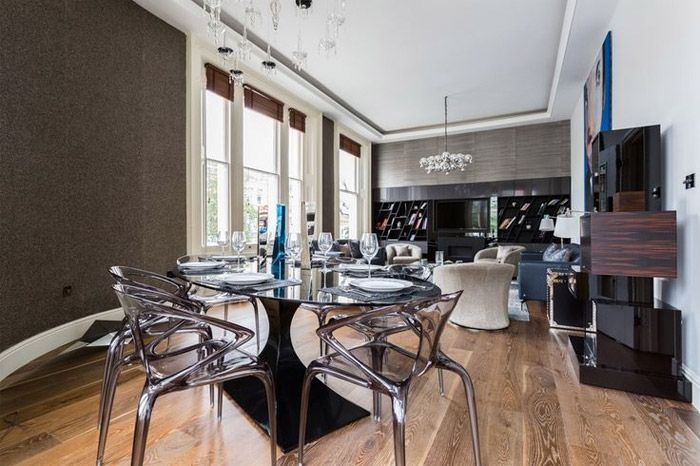 4-salon-comedor-decorado-en-tonos-marrones-tierra-y-azules-londres-onefinestay