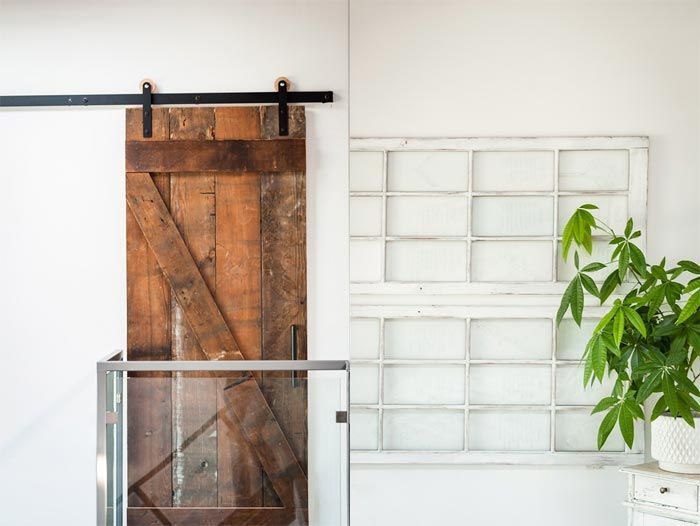 5-loft-de-dos-alturas-con-puertas-tipo-granja-decoracion-moderna