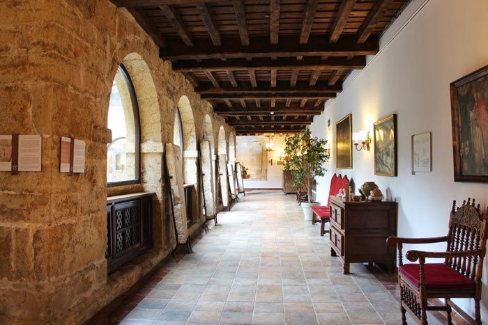 14-parador-cangas-de-onis-monasterio-san-pedro-de-villanueva-asturias