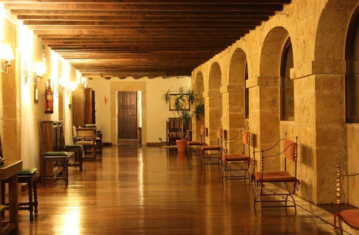 7-parador-cangas-de-onis-monasterio-san-pedro-de-villanueva-asturias