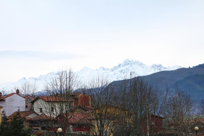 picos-de-europa-nevados-desde-el-parador-de-cangas-de-onis
