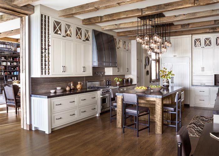 cabana-de-madera-cocina-blanca-listones-lago-tahoe