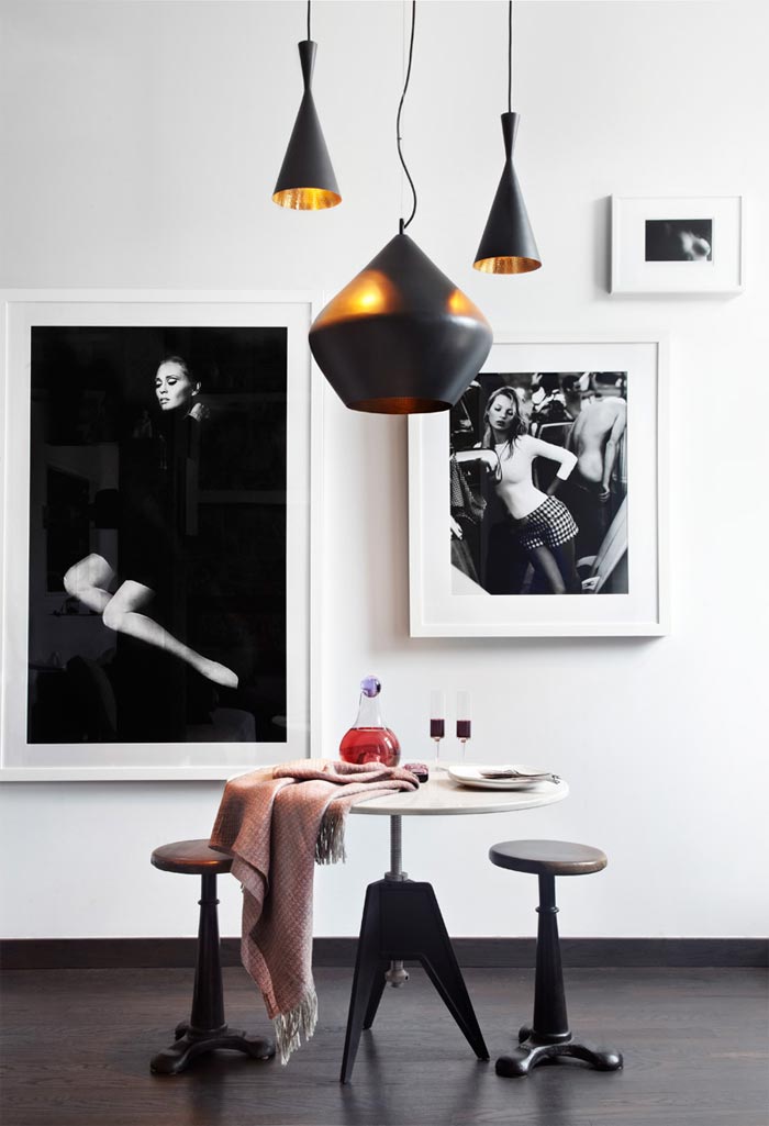 5-cocina-negra-con-pared-pizarra-stephane-chamart-apartamento-estilo-moderno-pared-ladrillo