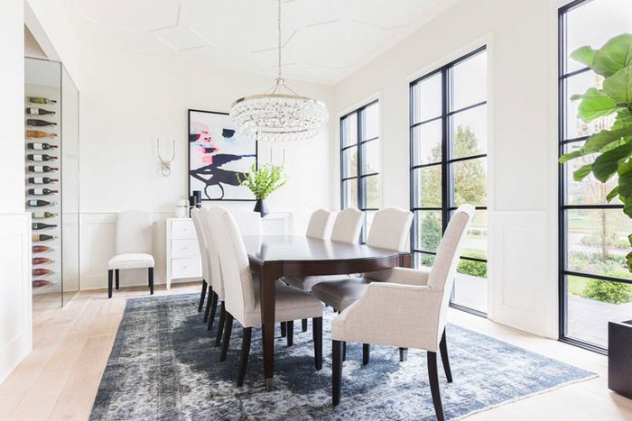 comedor-con-sillas-madera-tapizadas-crudo-