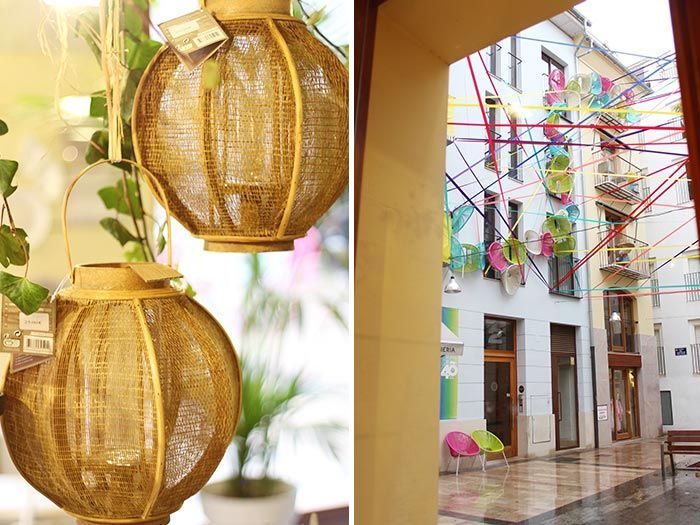 2-instalacion-sillas-colores-carrefour-en-la-fachada-mercado-tapineria-valencia