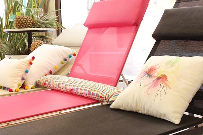 2-tumbonas-colores-decoracion-playa-y-jardin-carrefour-toallas-bano-