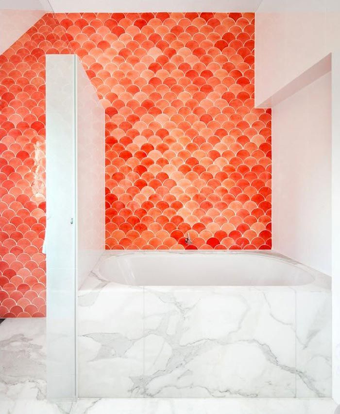 azulejos-tipo-escama-bano-naranja