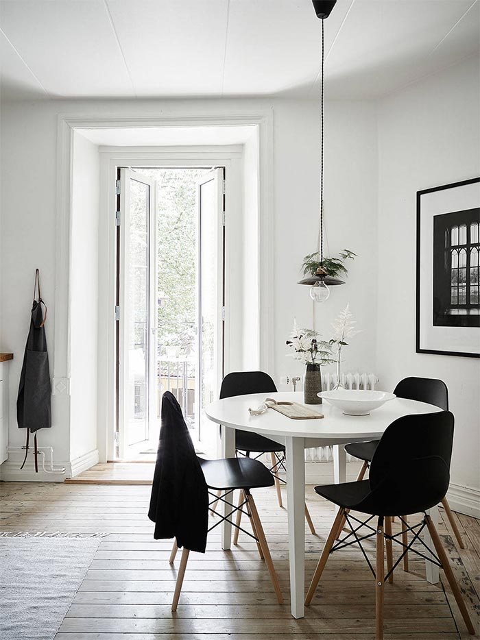 3-cocina-blanca-pared-piso-estilo-nordico-decoracion-sofa-tela-gris