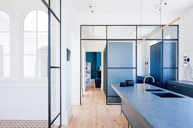 3-cocina-muebles-azules-decoracion-eclectica