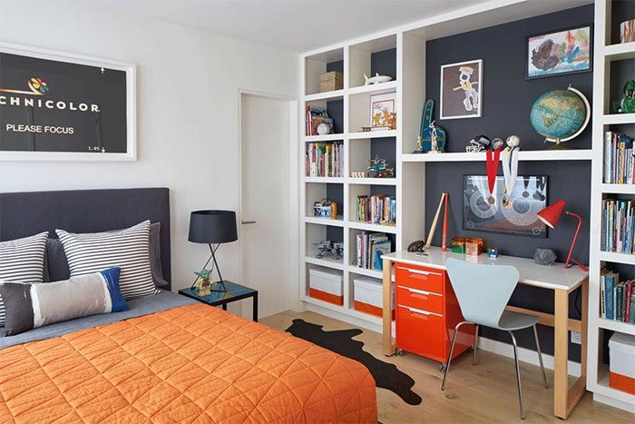 dormitorio-juvenil-decorado-en-naranja-gris-y-blanco
