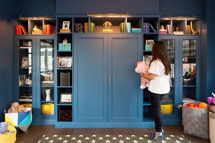 2-dormitorio-infantil-mueble-empotrado-azul-alfombra-gris-estrellas