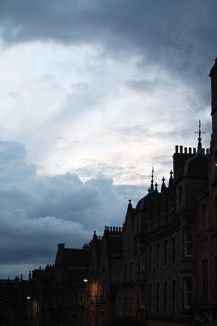 edimburgo-tejados-y-cielo