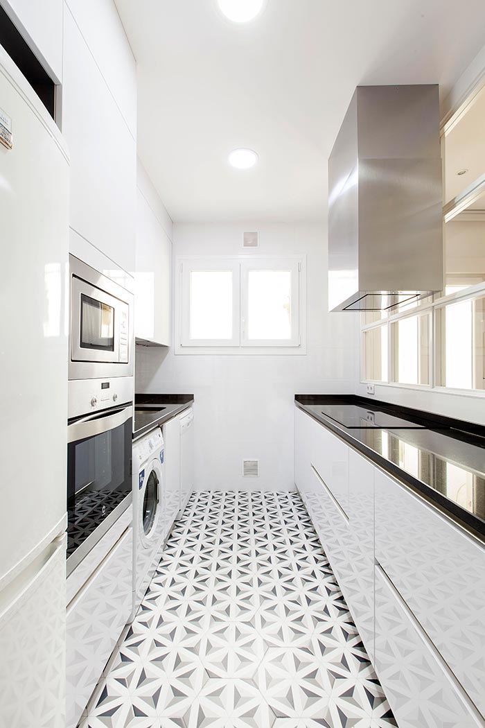 cocina-blanca-alto-brillo-lacada-reforma_integral_antes_y_despues_hermanas_bolena_principe_de_vergara_2