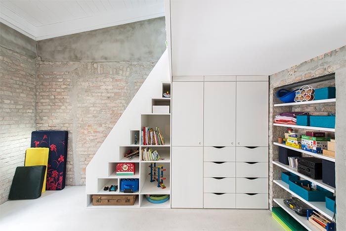 sala-juegos-infantil-casa-paredes-ladrillo-varios-pisos-berlin